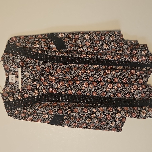 Knox Boho Tunic Rose Black and Red Floral Top - Picture 3 of 7